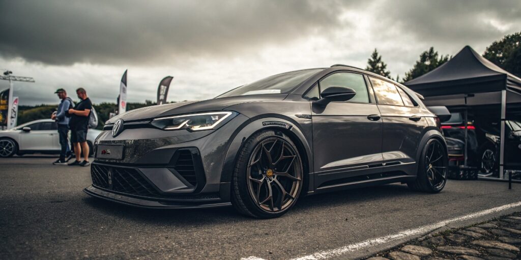 Vw id 4 with custom porsche style luxury wide body